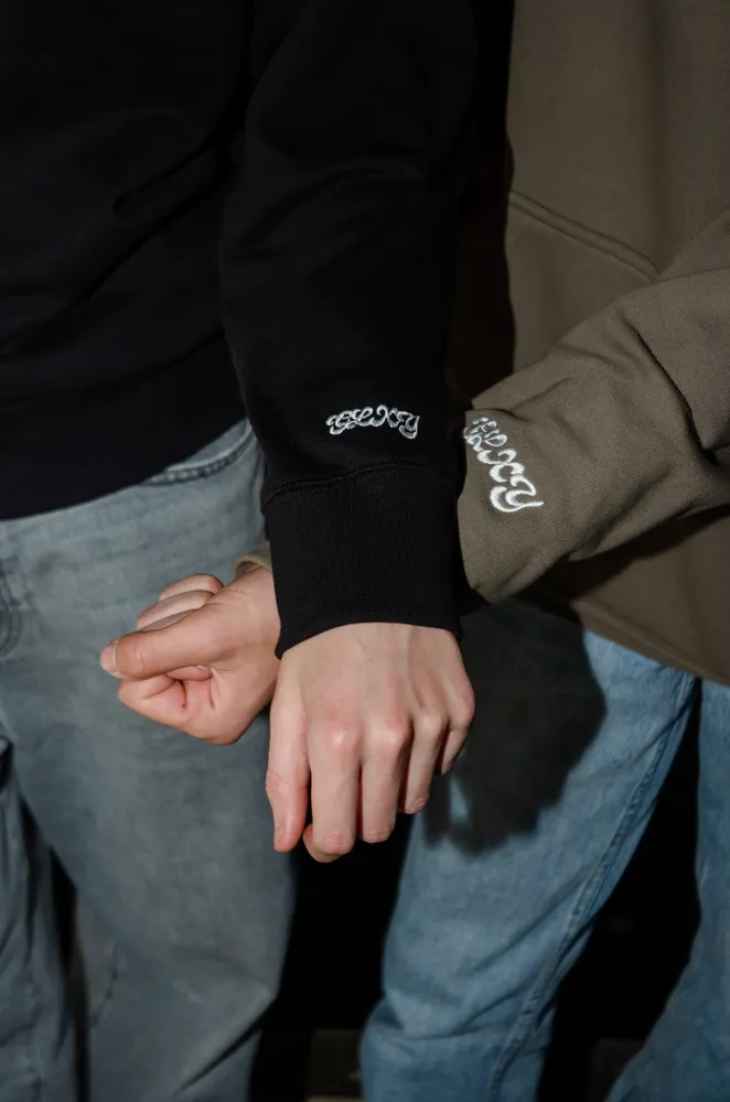 Détail de la manche d'un sweat